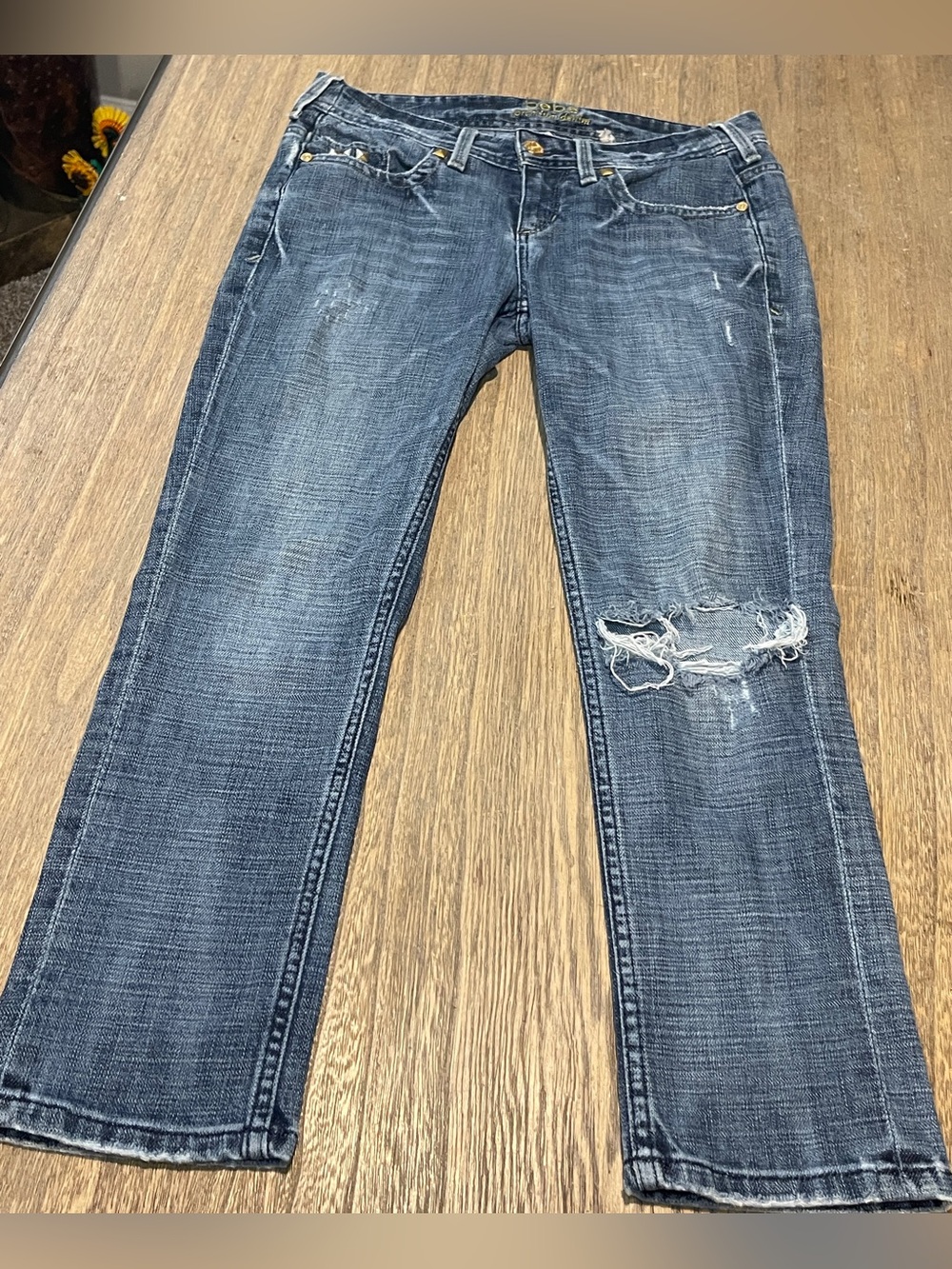 bebe Distressed Dark Blue Denim Capris, Size 32